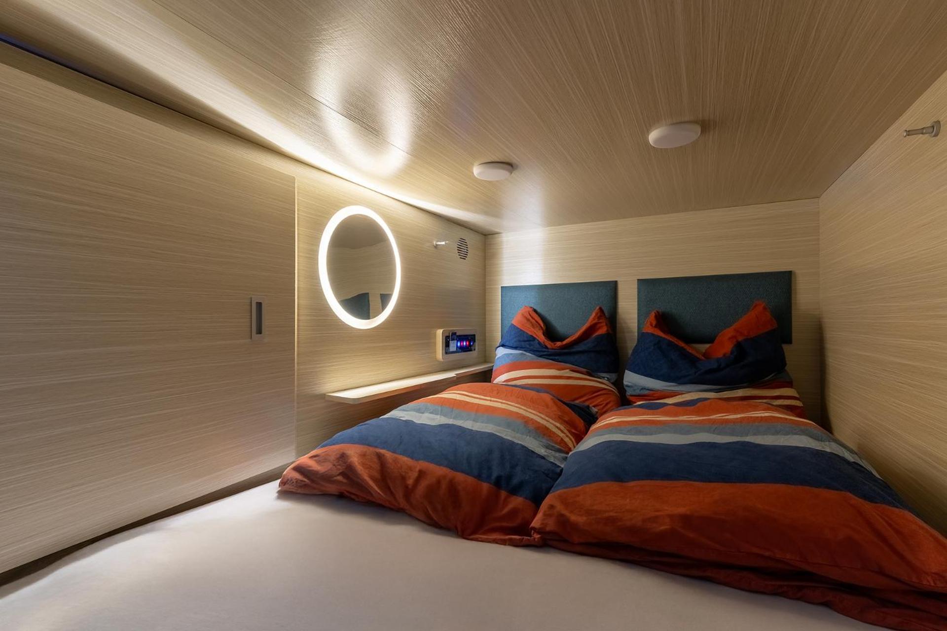 Mue Cubes - Capsule Hotel Βασιλεία Εξωτερικό φωτογραφία