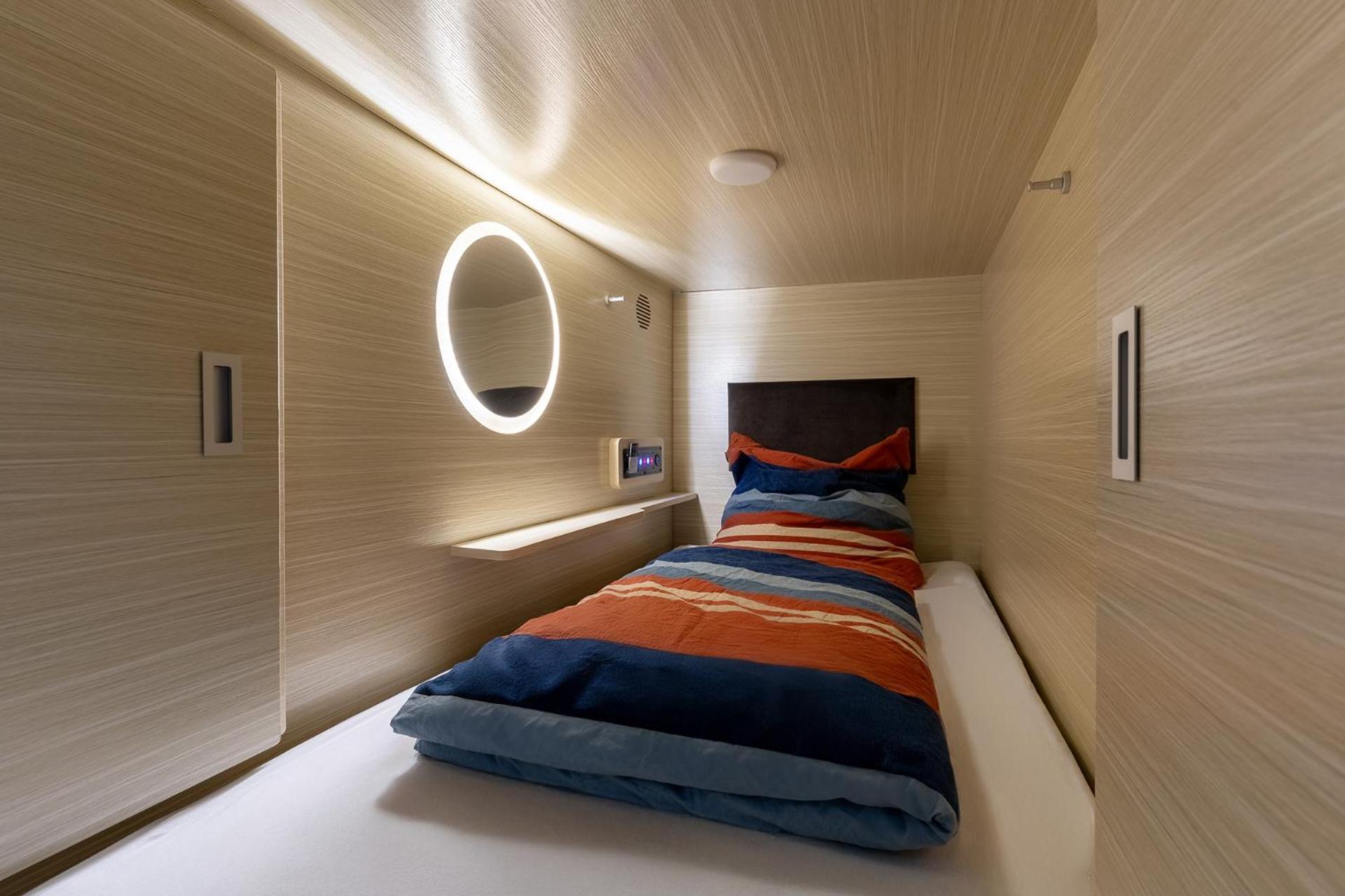 Mue Cubes - Capsule Hotel Βασιλεία Εξωτερικό φωτογραφία
