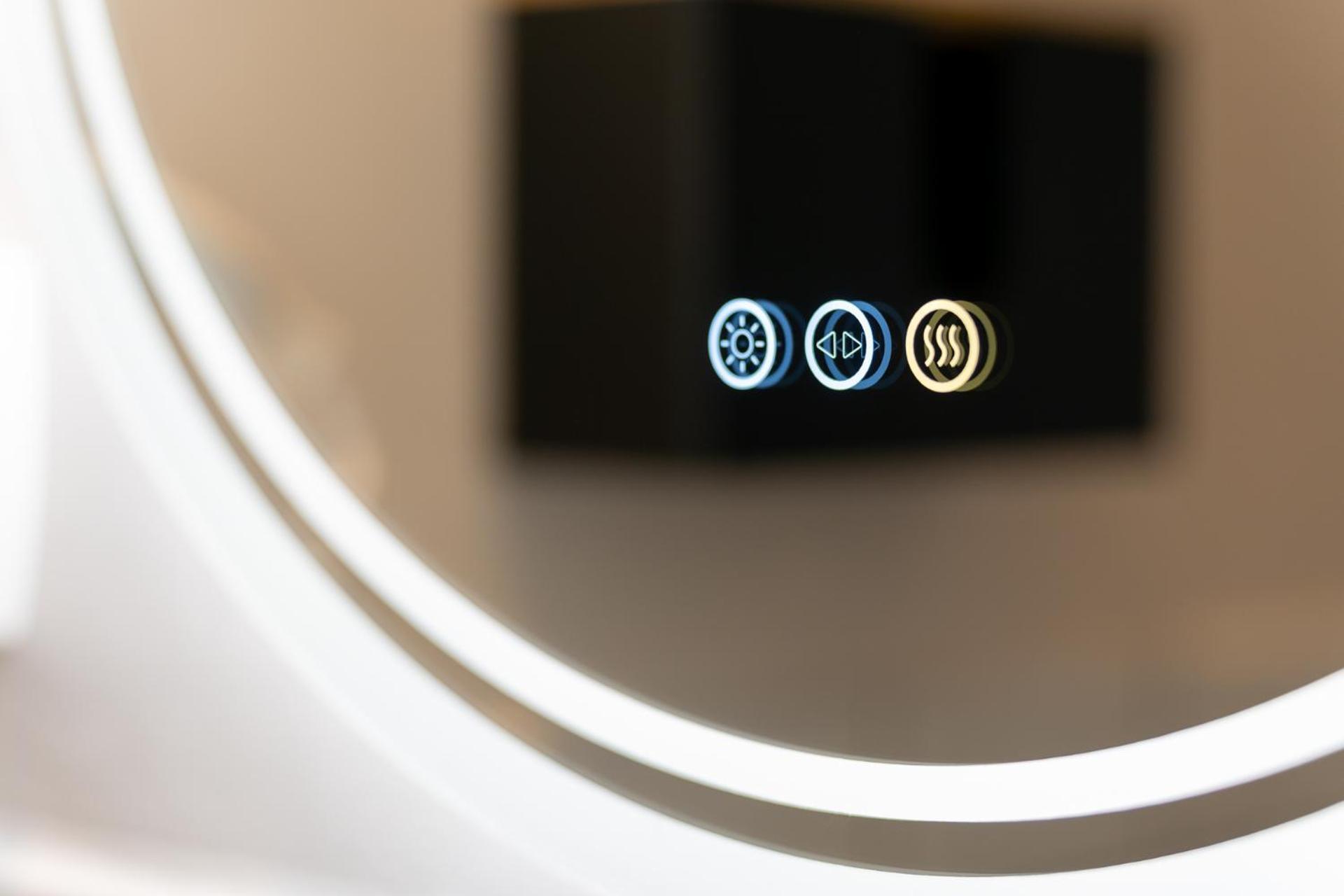 Mue Cubes - Capsule Hotel Βασιλεία Εξωτερικό φωτογραφία